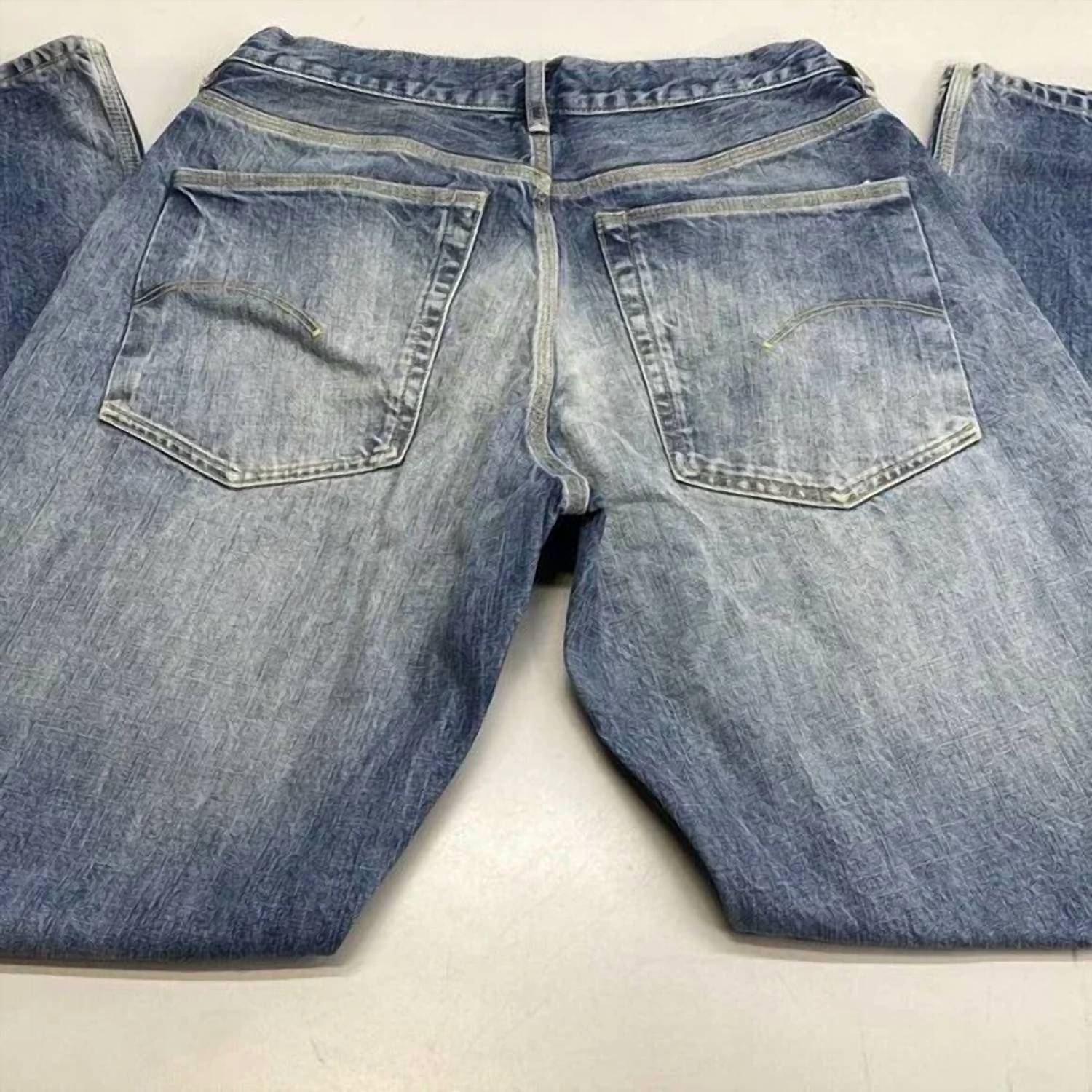 G-Star Men’s Deeggie Relaxed Straight Jeans in blue - men's jeans - detail view
