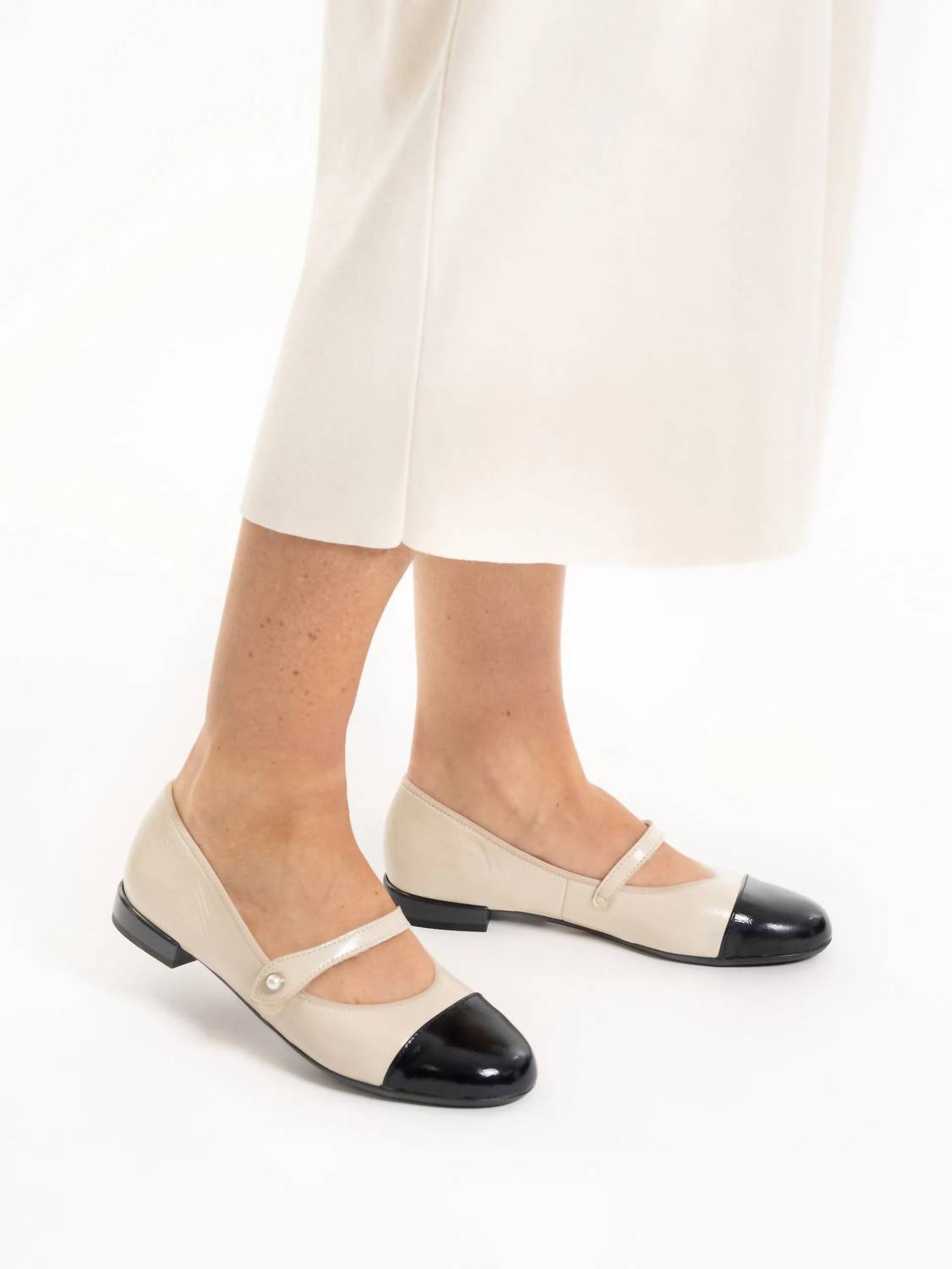 Ara - Women's Sapphire Ballet Pump