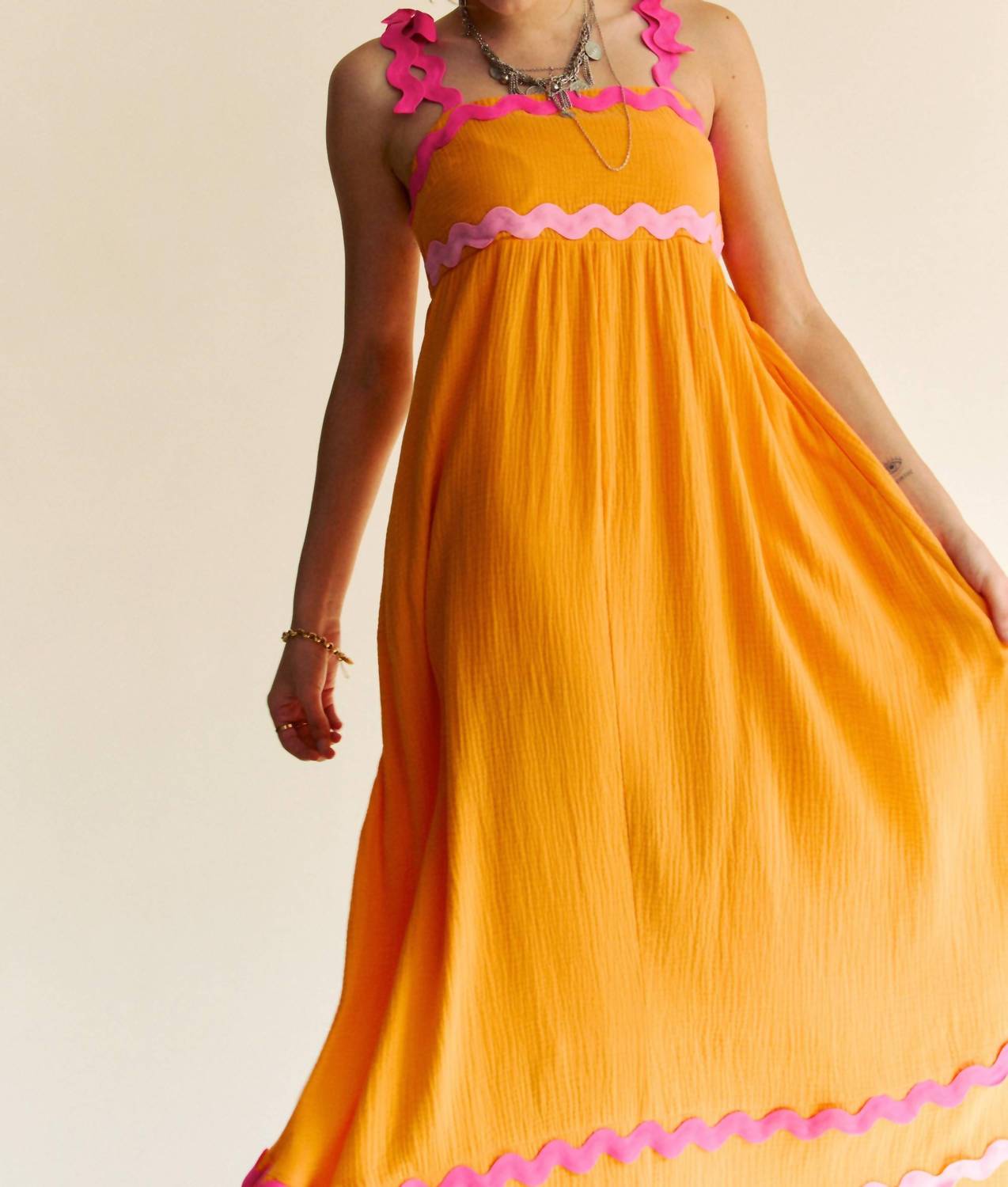 Davi & Dani - DOUBLE GAUZE TIE WAVY TRIM DETAIL MAXI DRESS