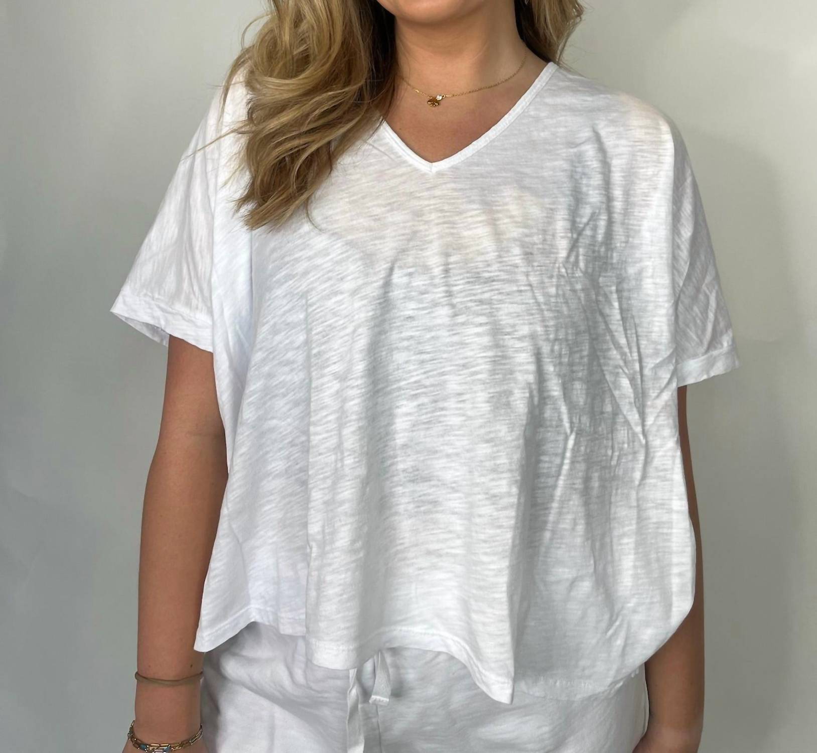 Bobi - Oversize V-neck Tee