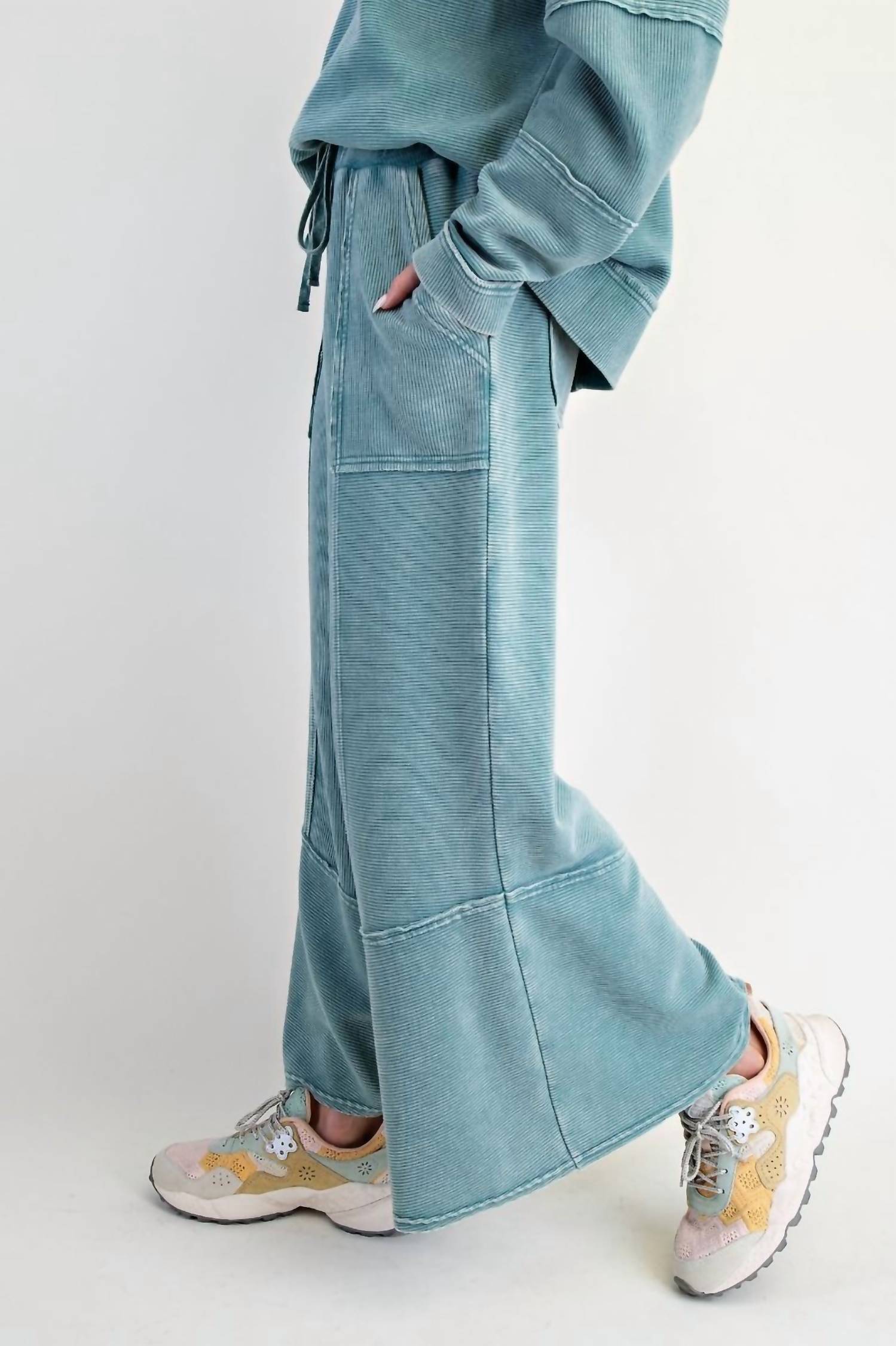 Easel - Textured Thermal Washed Pants