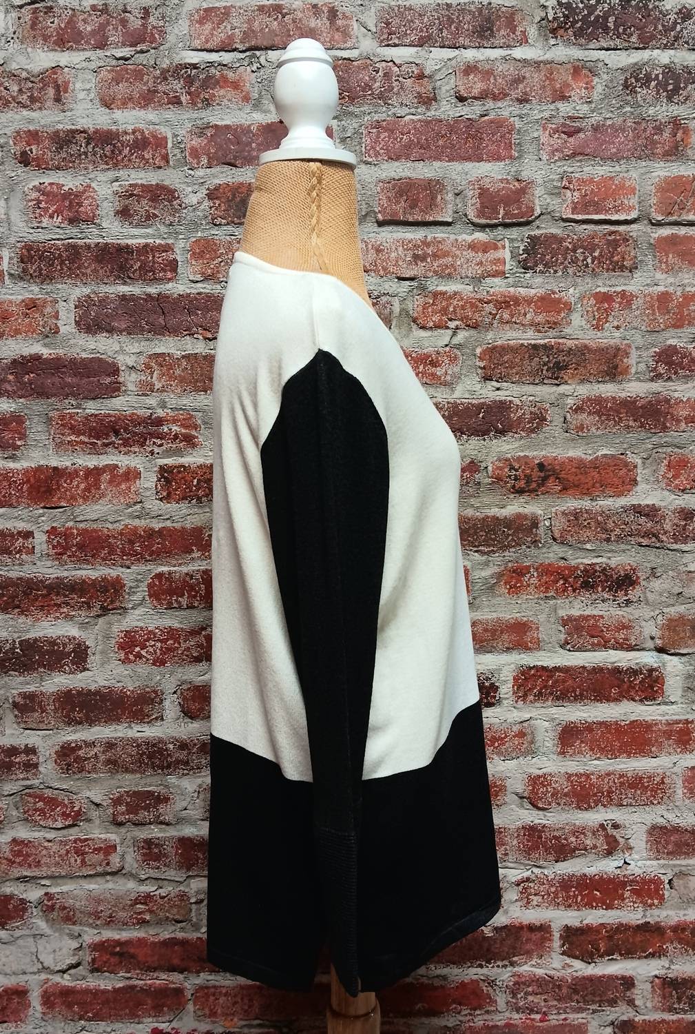 Multiples - Women's Color Block Light Knit Top