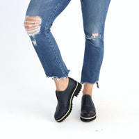 All Black - WOMEN COWMAN LUGG 23 LOAFER