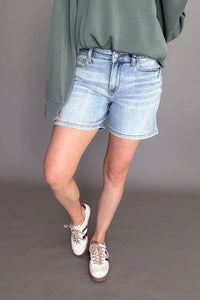 Judy Blue - Tamara Mid Rise Vintage Wash Dad Shorts