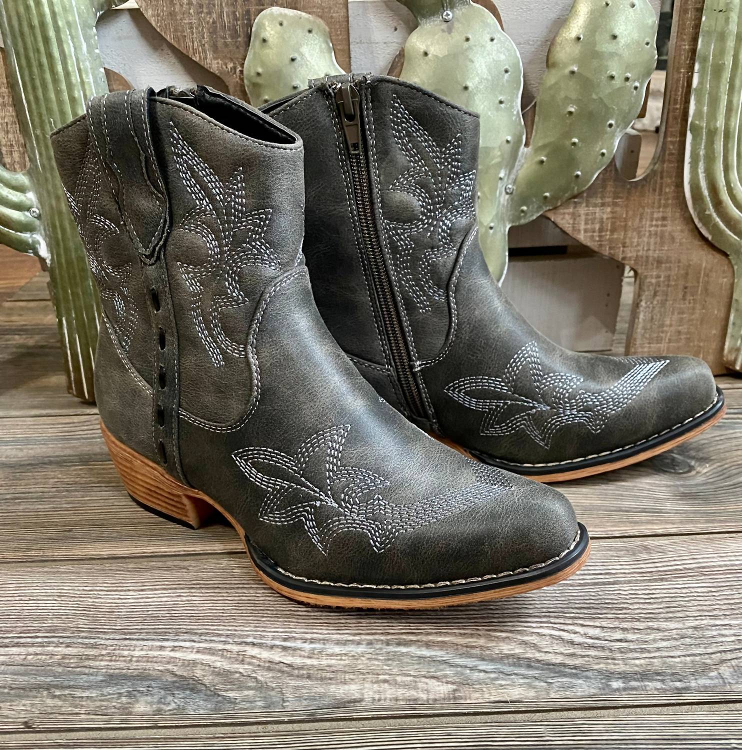 Pierre Dumas Women's The West Ankle Bootie in black - women's shoe