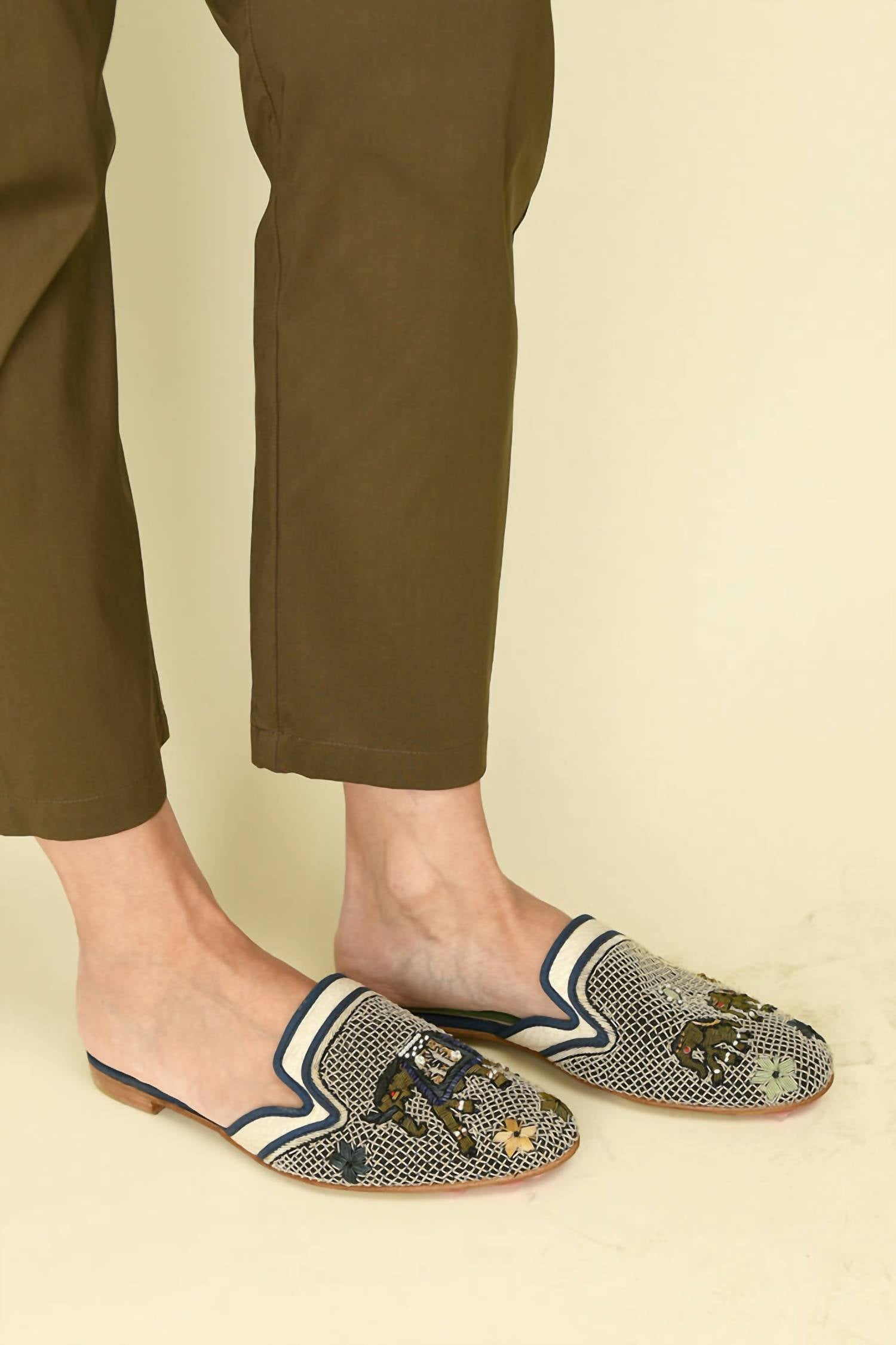 Meher Kakalia - Women's Kip Slippers