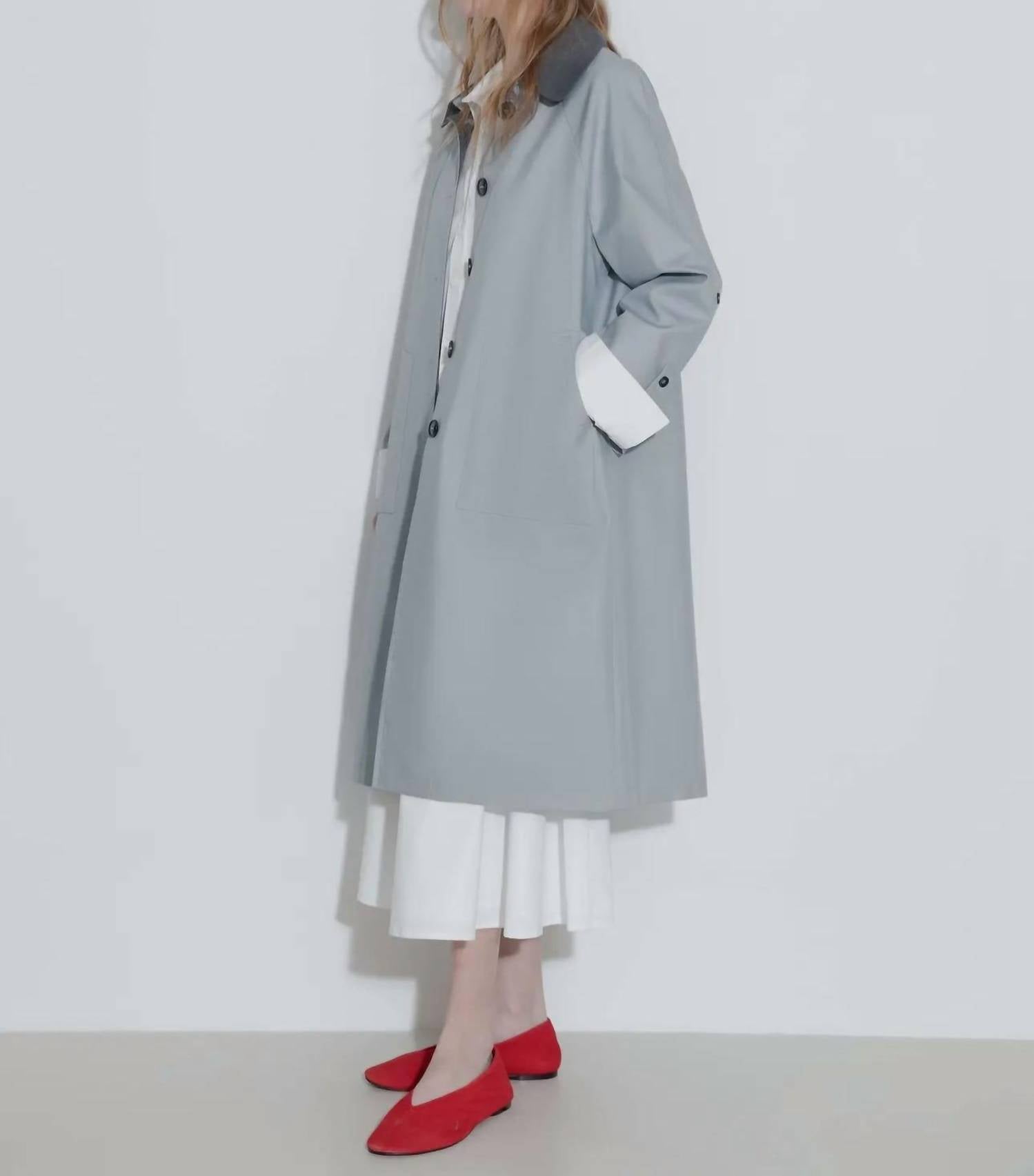 Cubic - Color-blocked Collar Long Trench Coat