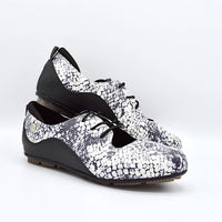 Chelsea Jones - Women's Vibe Slip-on Flat Shoes