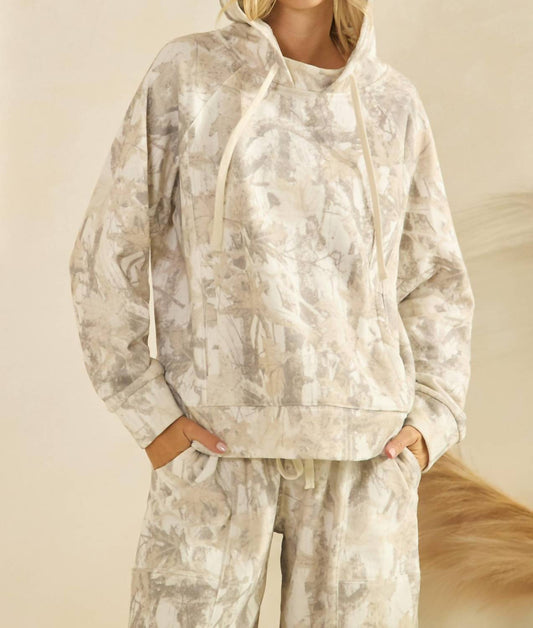 Veveret - Long Sleeves Pockets Hoodie