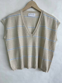Self Contrast - Valeria V-neck Tee