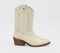 Stivali New York Women's Unstoppable Western Cowboy Boots in off white - women's shoe