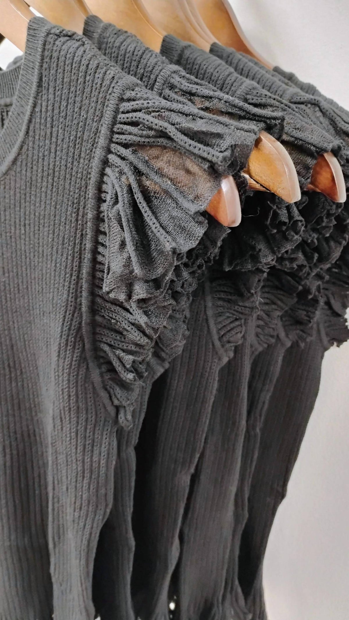 Current Air - Women's Ribbed Ruffle Blouse