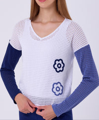 French Kyss - V-Neck Flower Crochet Top