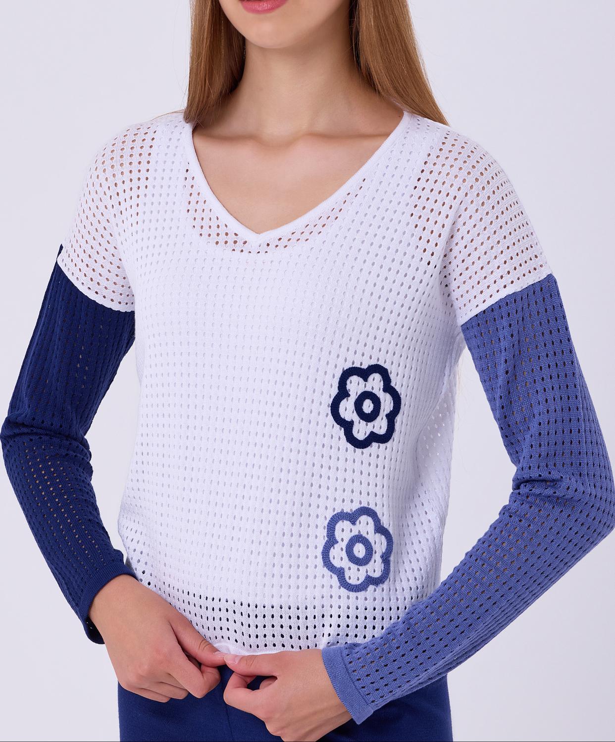 French Kyss - V-Neck Flower Crochet Top