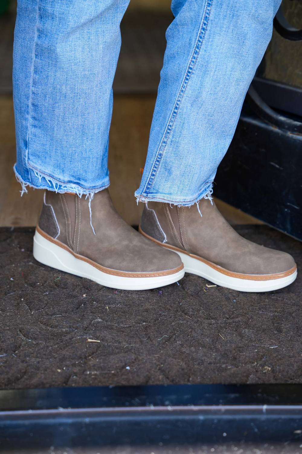 Blowfish - Women's Charming Chelsea Short Boots