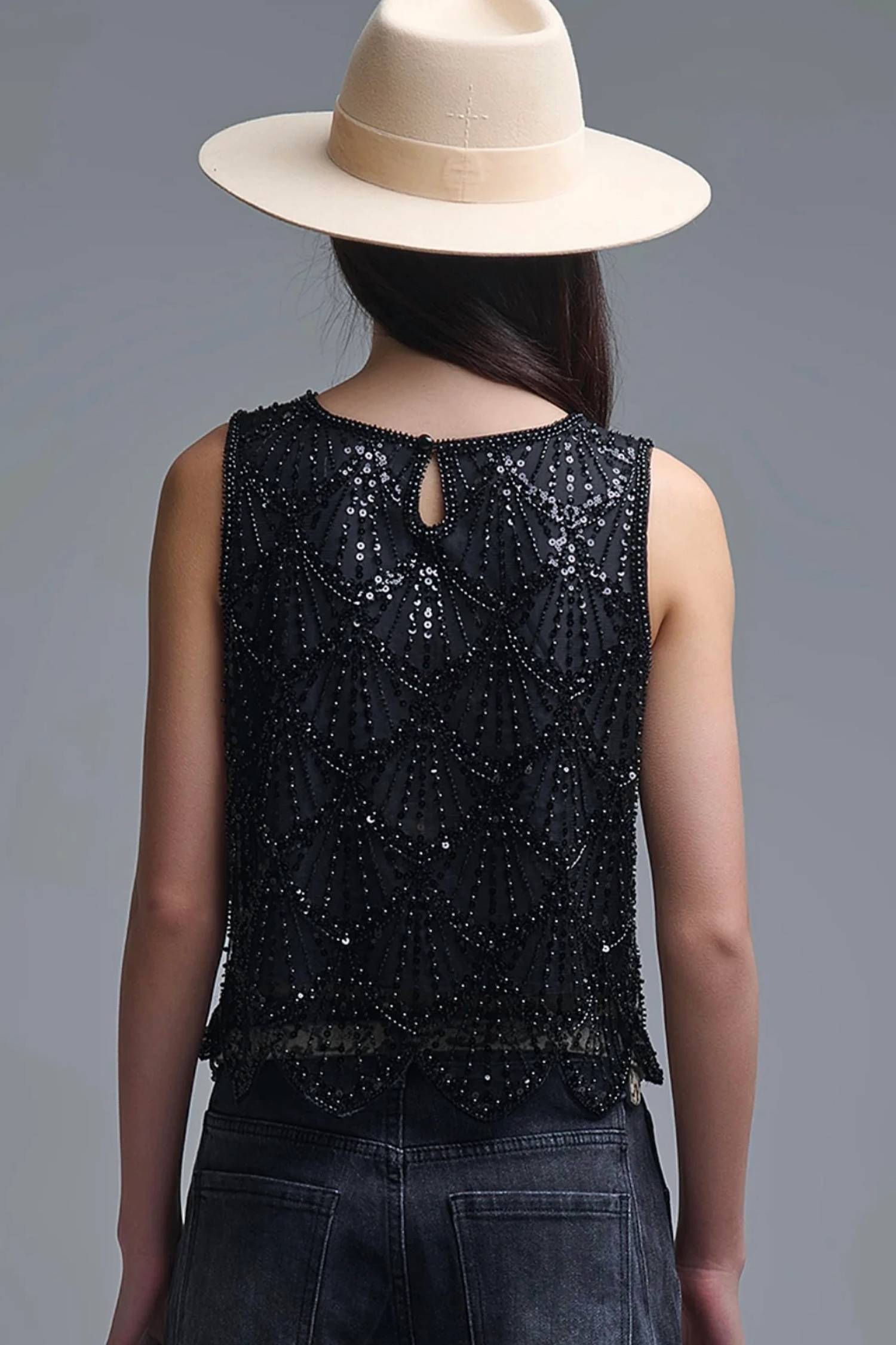 Q2 - Chic Sequin Cropped Top