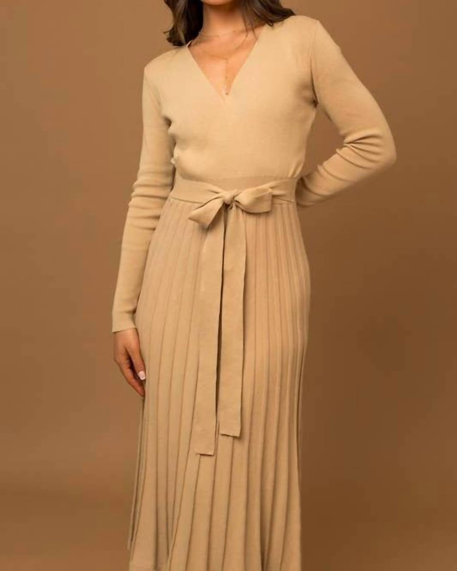 Gilli - Long Sleeve V-neck Sweater Dress