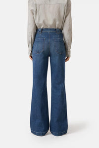 CLOSED Aria Flared Jeans in dark blue 1 - women's pants - detail view