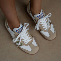 Back 70 - Cloud Sneakers