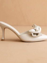 Oasis Society - Women's Jane Bow Kitten Heel