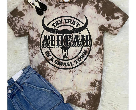 Coffee & Mascara - Women's Try That in a Small Town Aldean Tee