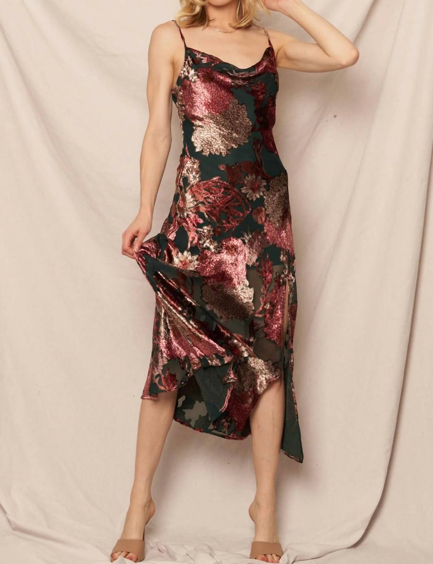 En Creme - Velvet Rose Midi Dress