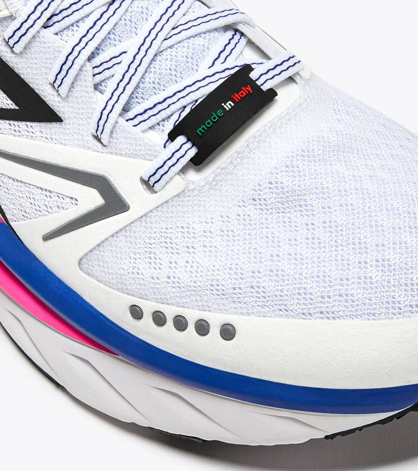 Diadora - Women's Atomo V7000-2 Sneaker