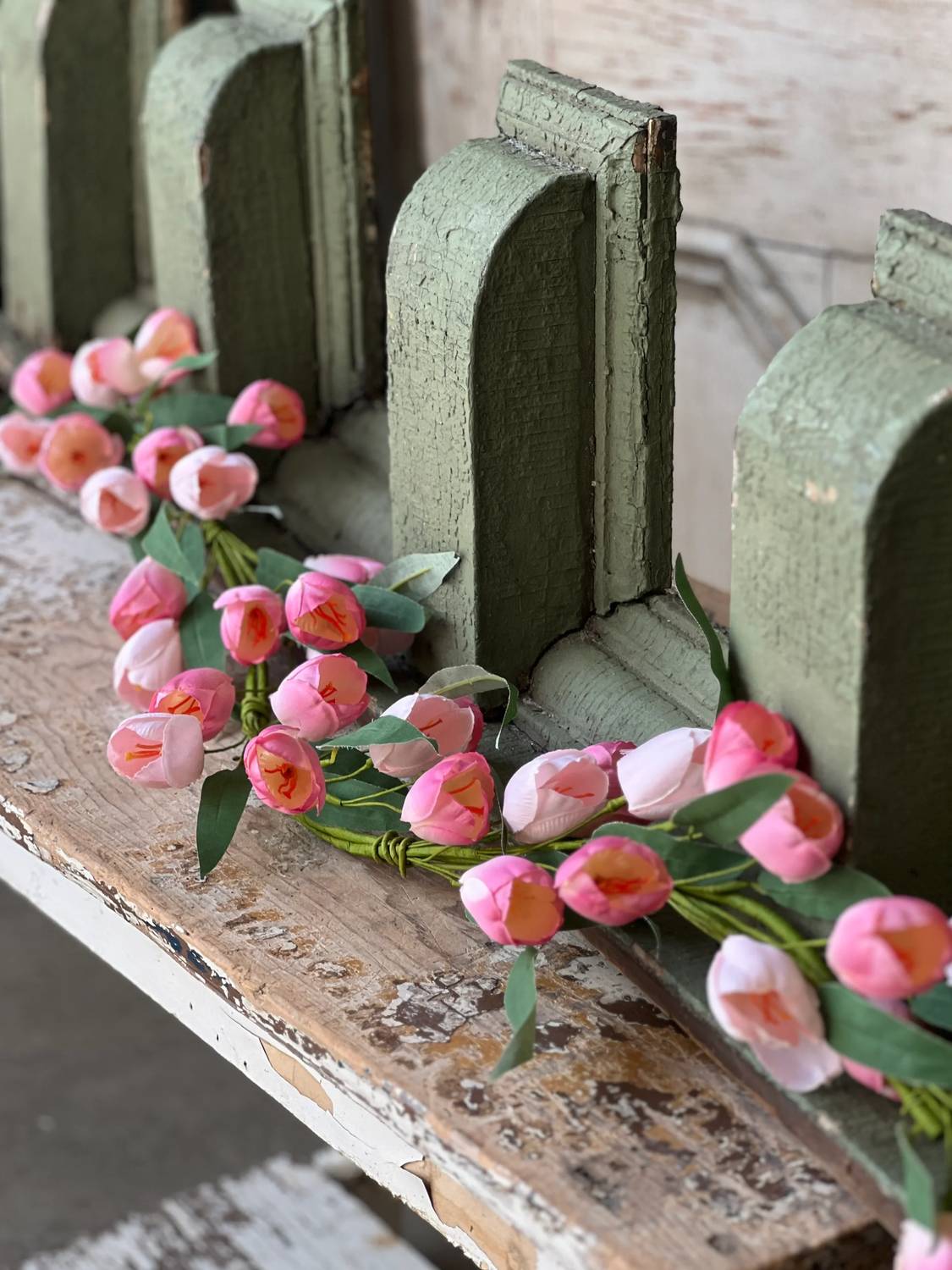 Lancaster Home - Tulip Garland Home Accent