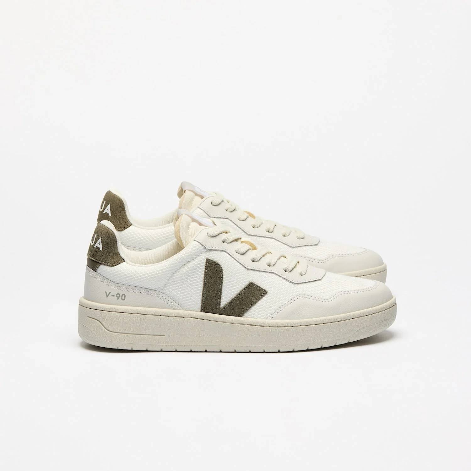 Veja - Unisex V-90 B-mesh Sneakers