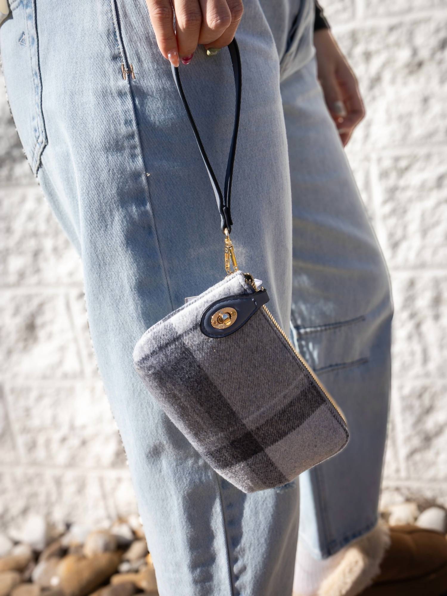 Jen & Co. - Women's Kendall Plaid Crossbody Wristlet With Twist Lock Bag