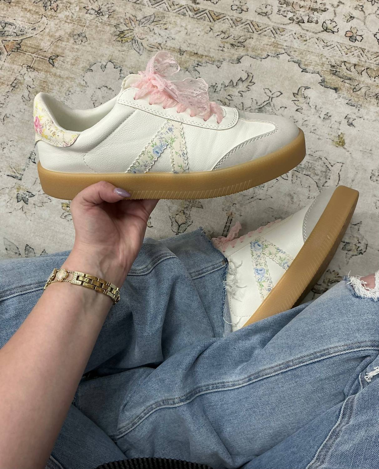 Mia - Women's Axel Floral Lace Ribbons Sneaker