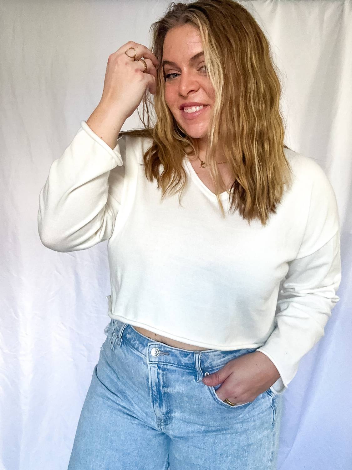 Le Lis - Dahlia Cropped Sweater