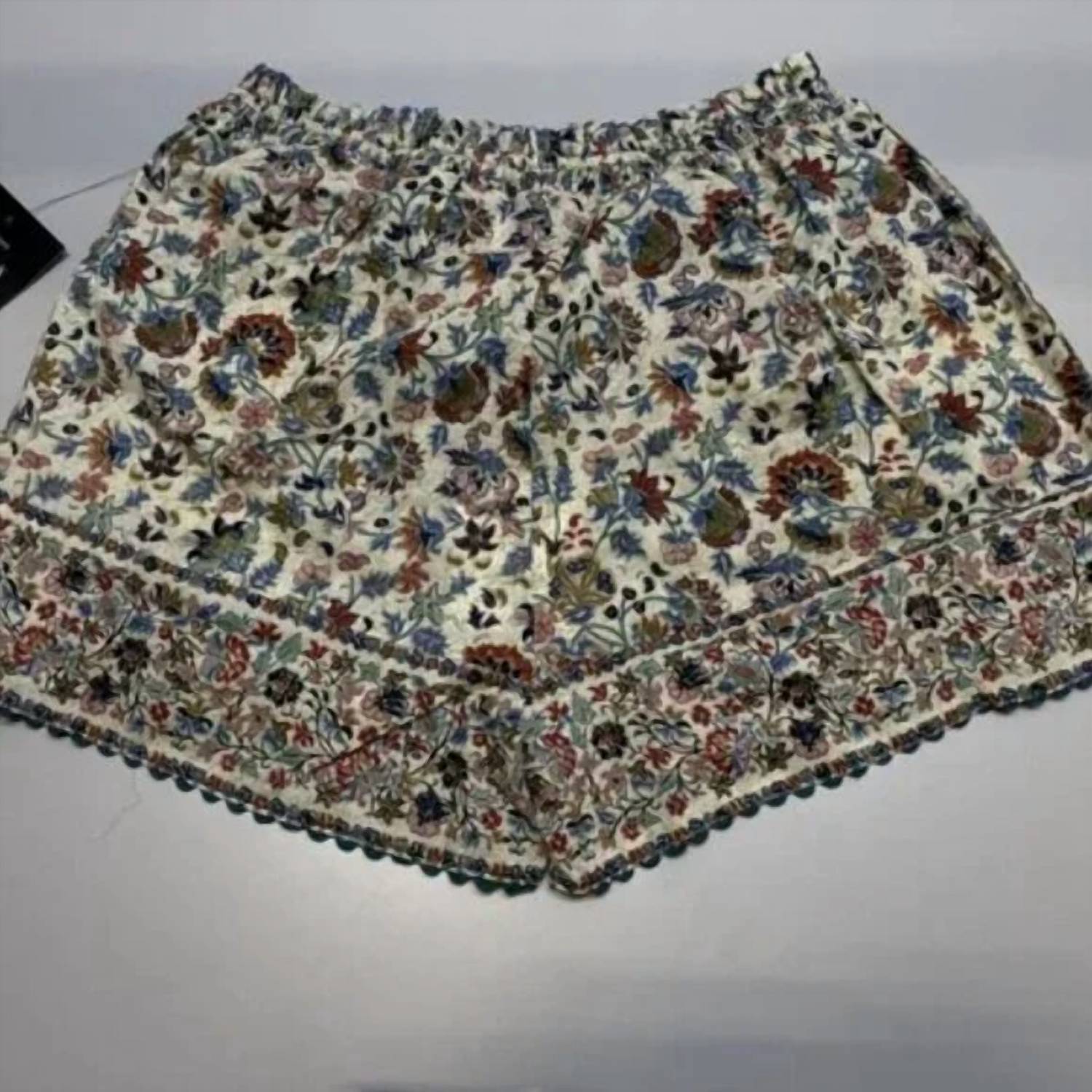 Pomander Place Womens Chintz Nova Floral Shorts in cream beige multi - women's shorts - detail view