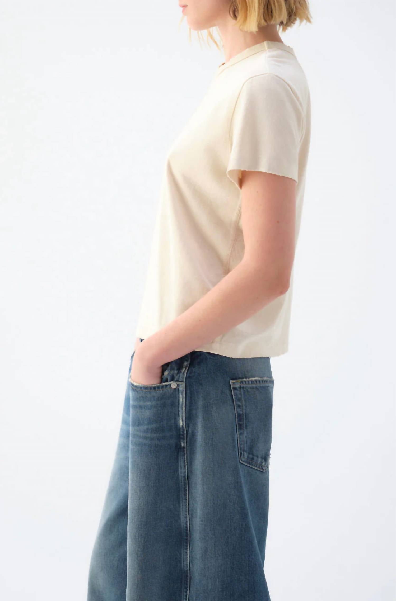 Amo - Love Relaxed Crewneck Tee