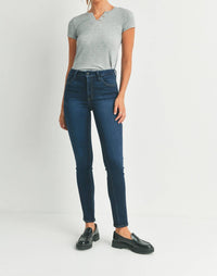 JUST BLACK DENIM The Long Leg Straight Jeans in dark blue - women's jeans