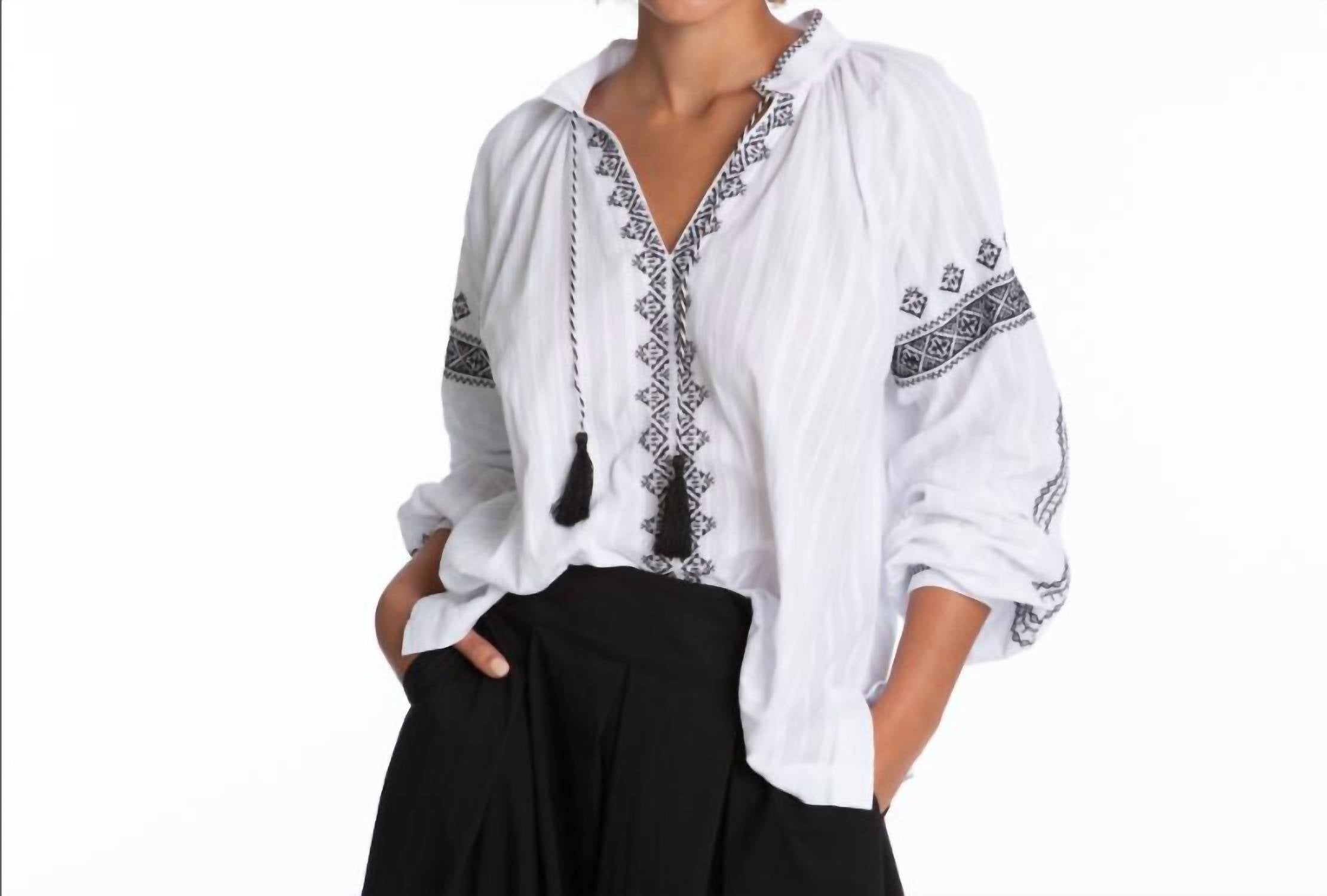 Elliott Lauren - Bohemian Style With Embroidery Top