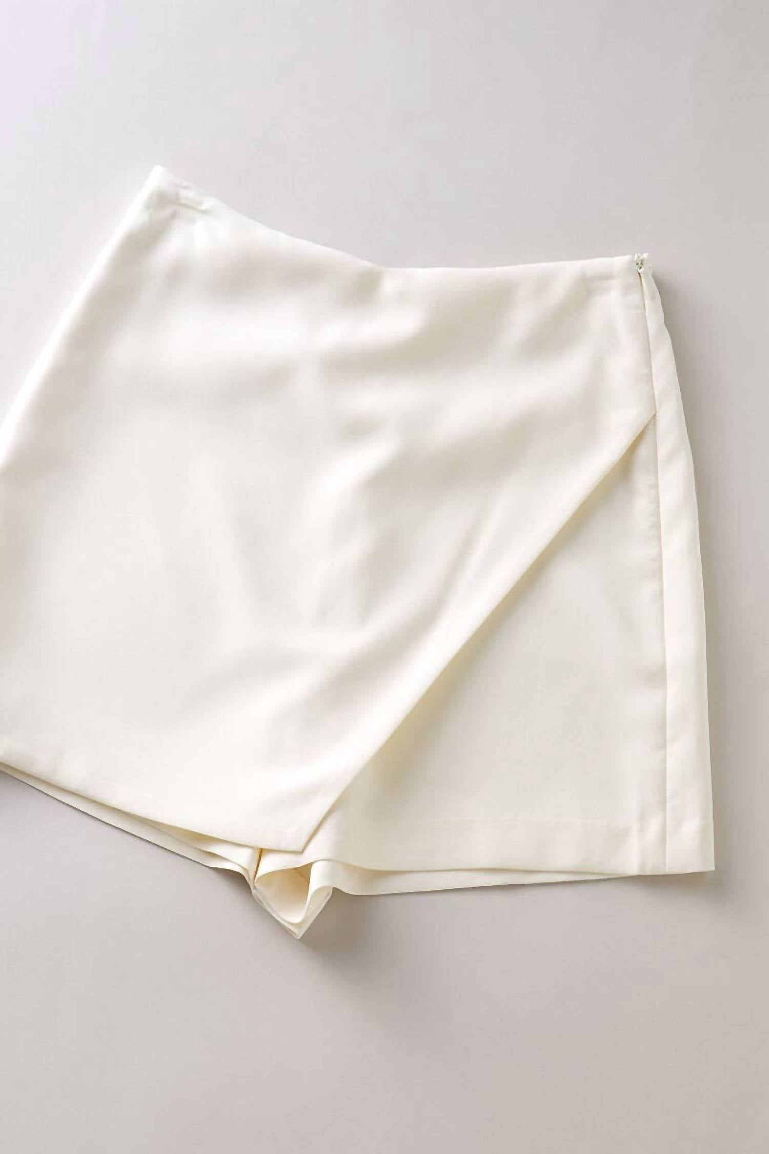 Urban Daizy Wrap Side Zip Skort in white - women's shorts - detail view
