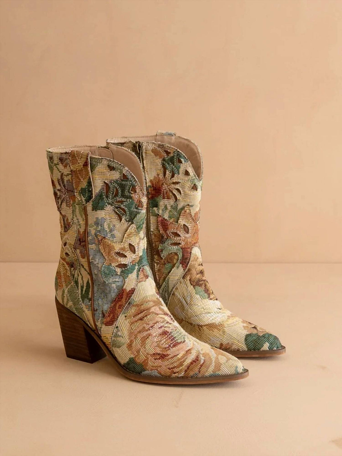 Oasis Society - Women's Sorrel Ankle Bootie