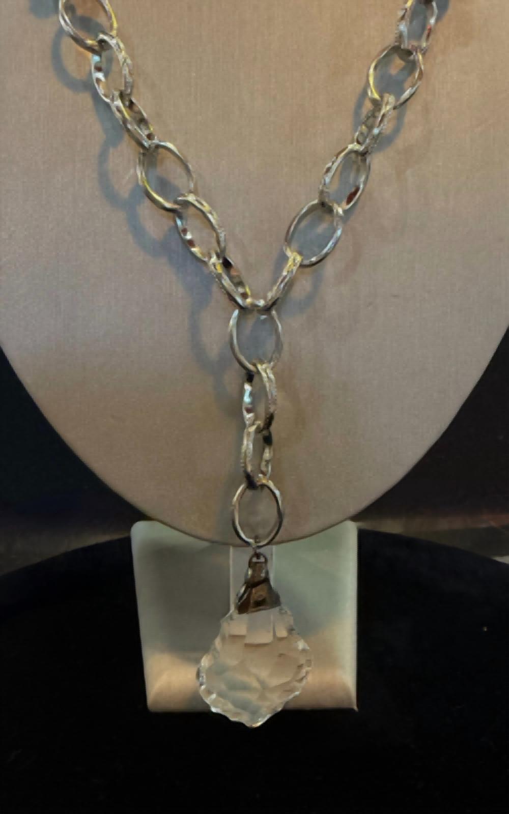 Lost & Found - Pearl necklace with charm