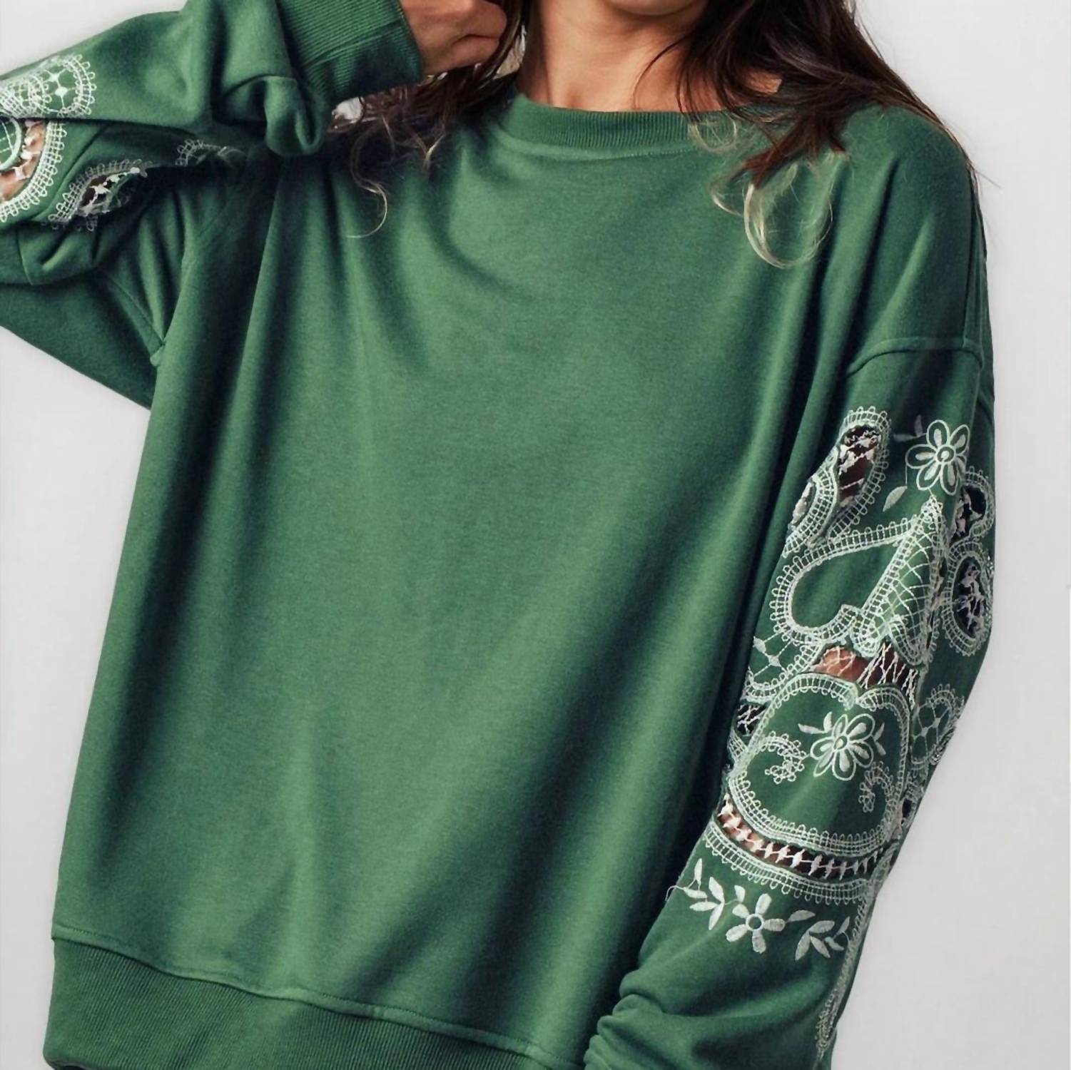 Urban Daizy - Boho Romantic Lace Embroidered Sweatshirt