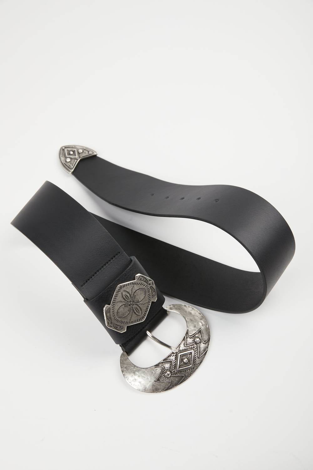 LEATHER BELT WITH METAL BUCKLE