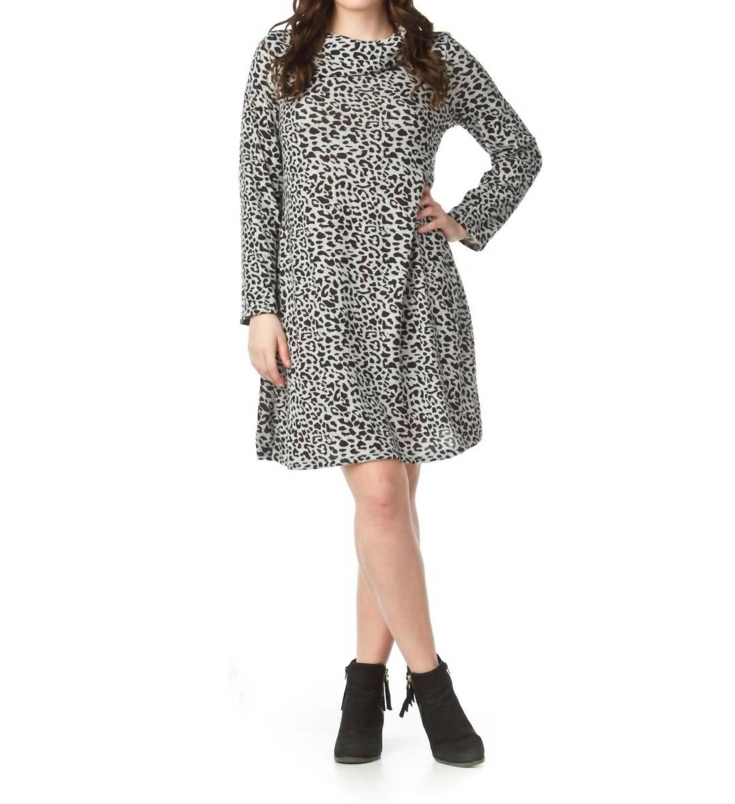 Papillon - A-line 3/4 Sleeve Leopard Print Sweater Dress