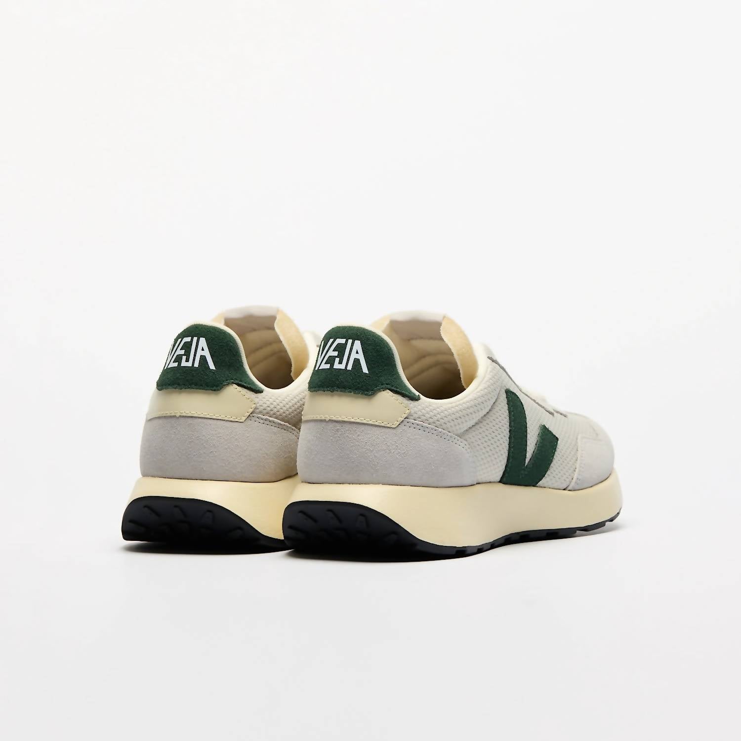 Veja - Women's Paulistana Alveomesh Sneaker