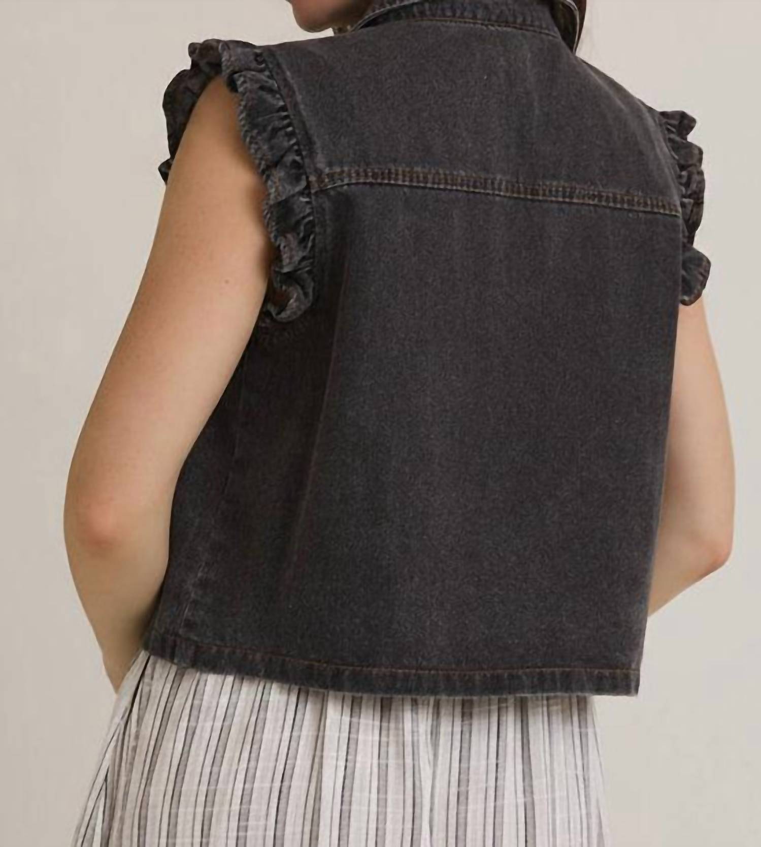 GILLI Peyton Ruffle Detail Jean Vest in charcoal denim - women's jacket - view 6