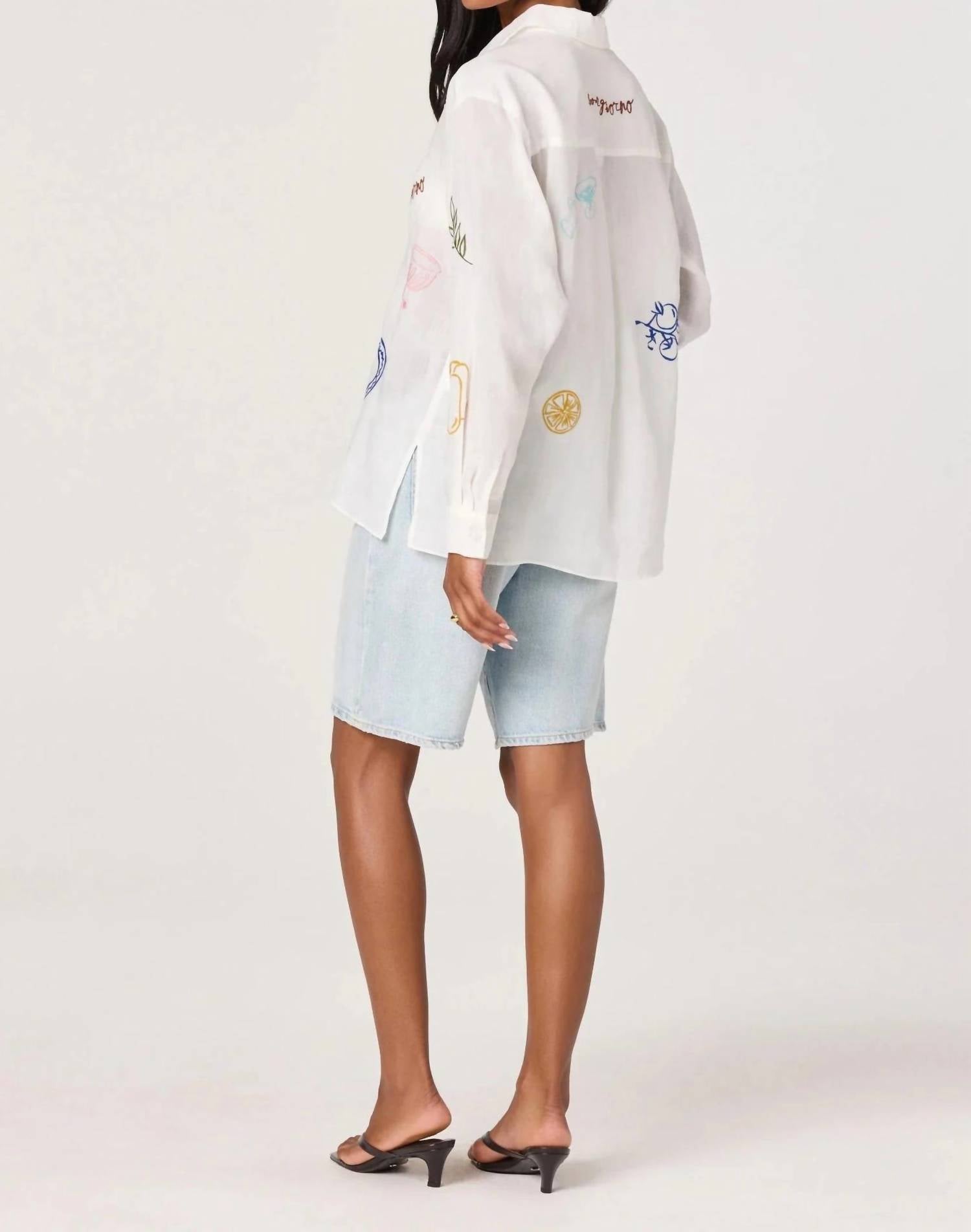 Astr - Trace Classic Button-down Blouse