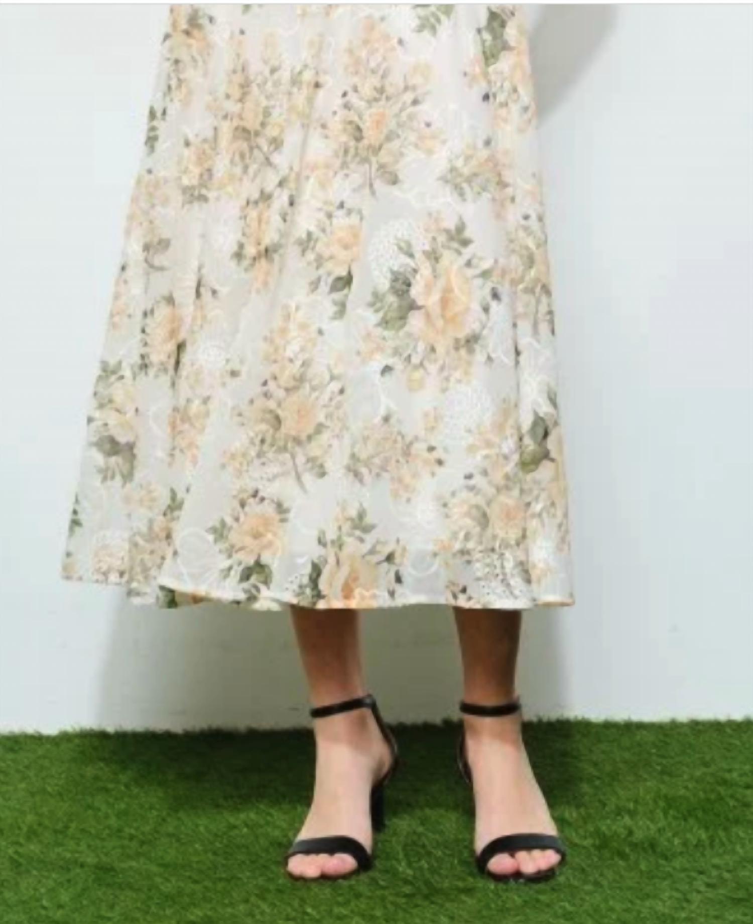 Ina Fashion - Romantic Lace Sweetheart Midi Dress