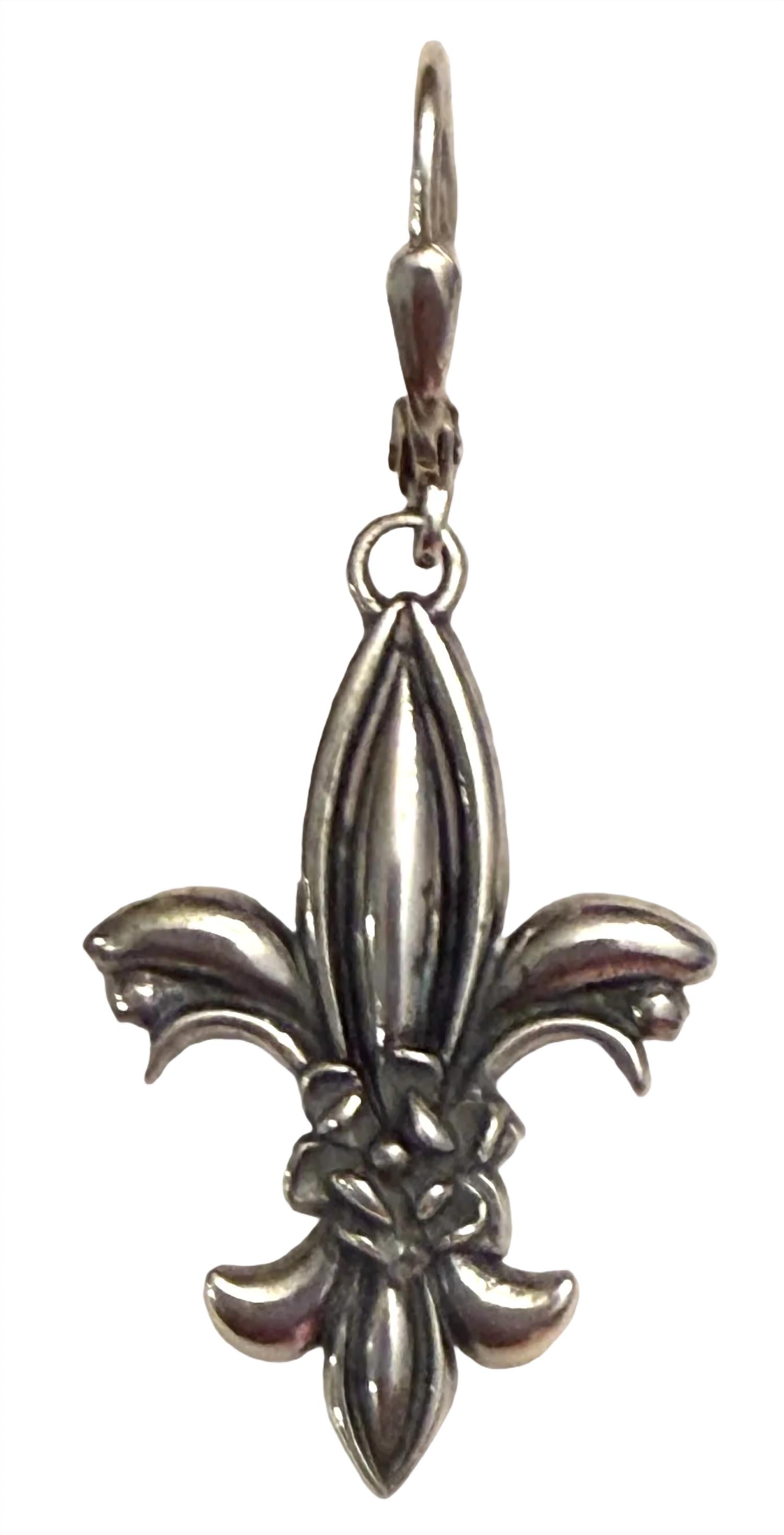 Madison - Women's Magnolia Fleur De Lis Earrings