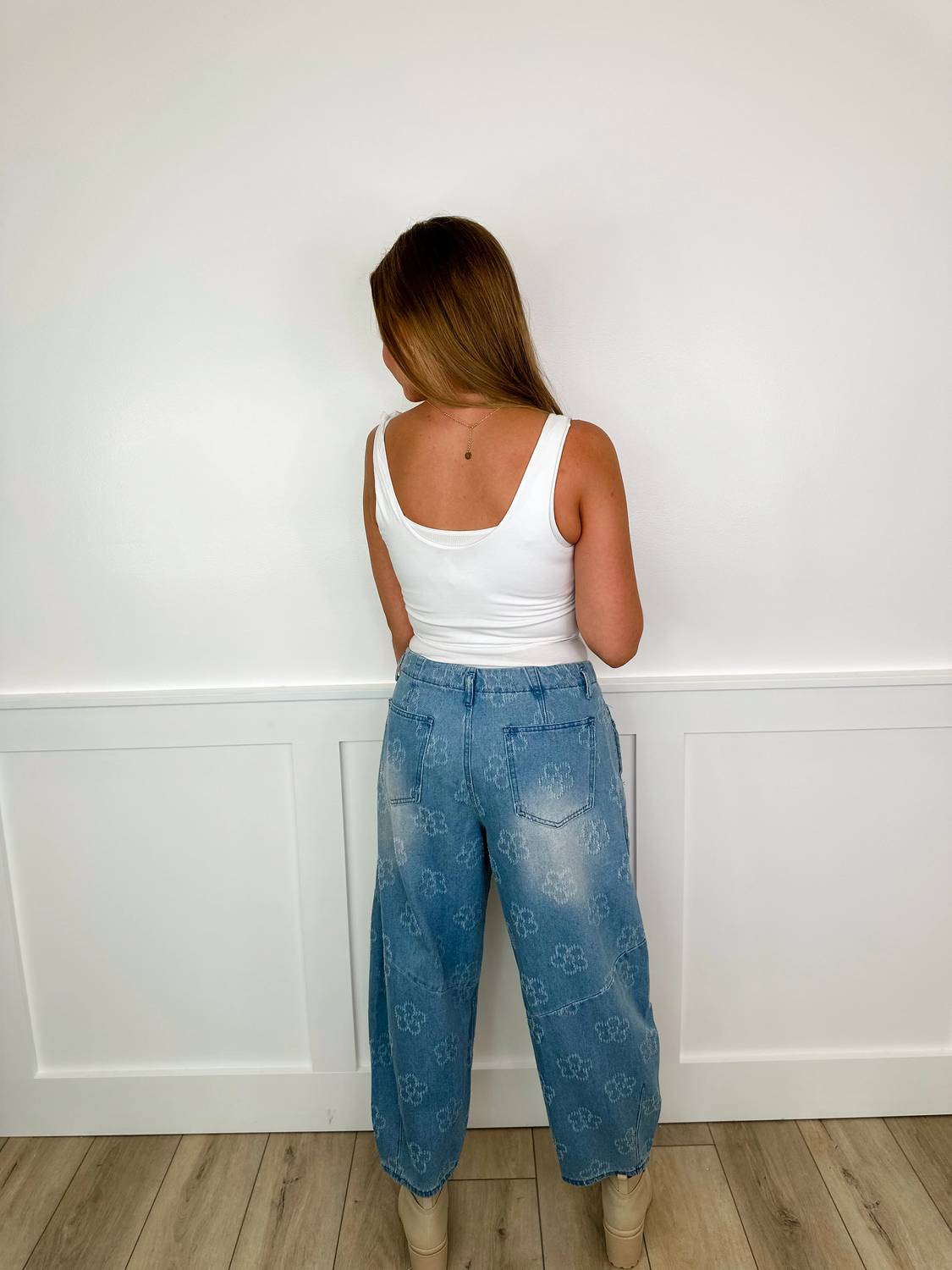 Easel - Pushing Petals High-rise Cotton Barrel Leg Jeans