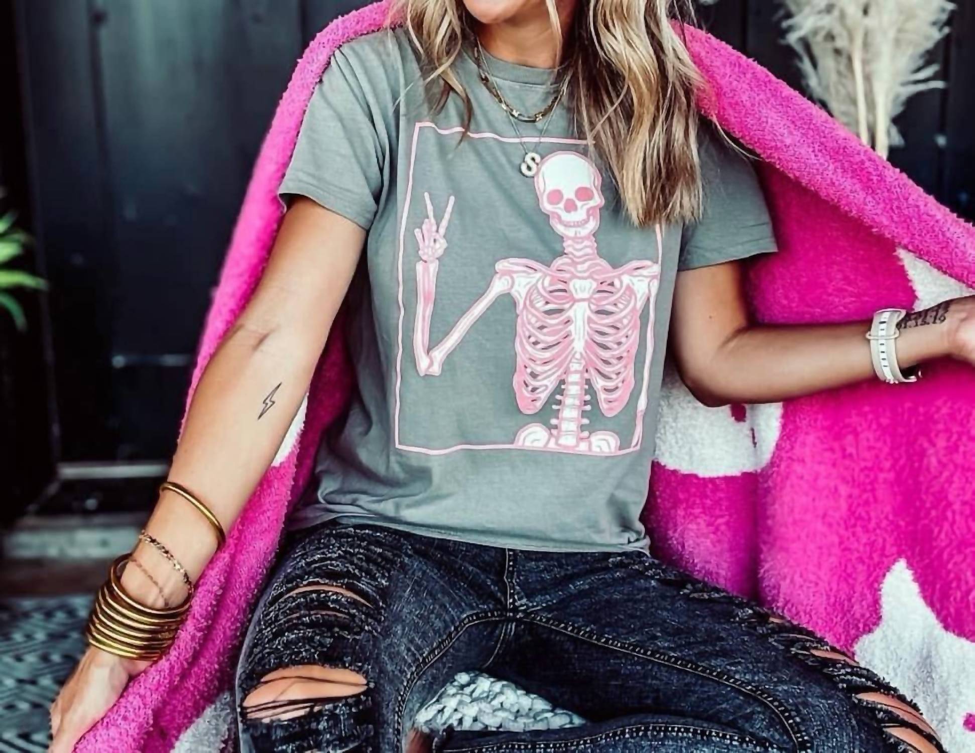 The Graphic Tee - Peace Skelly Tee