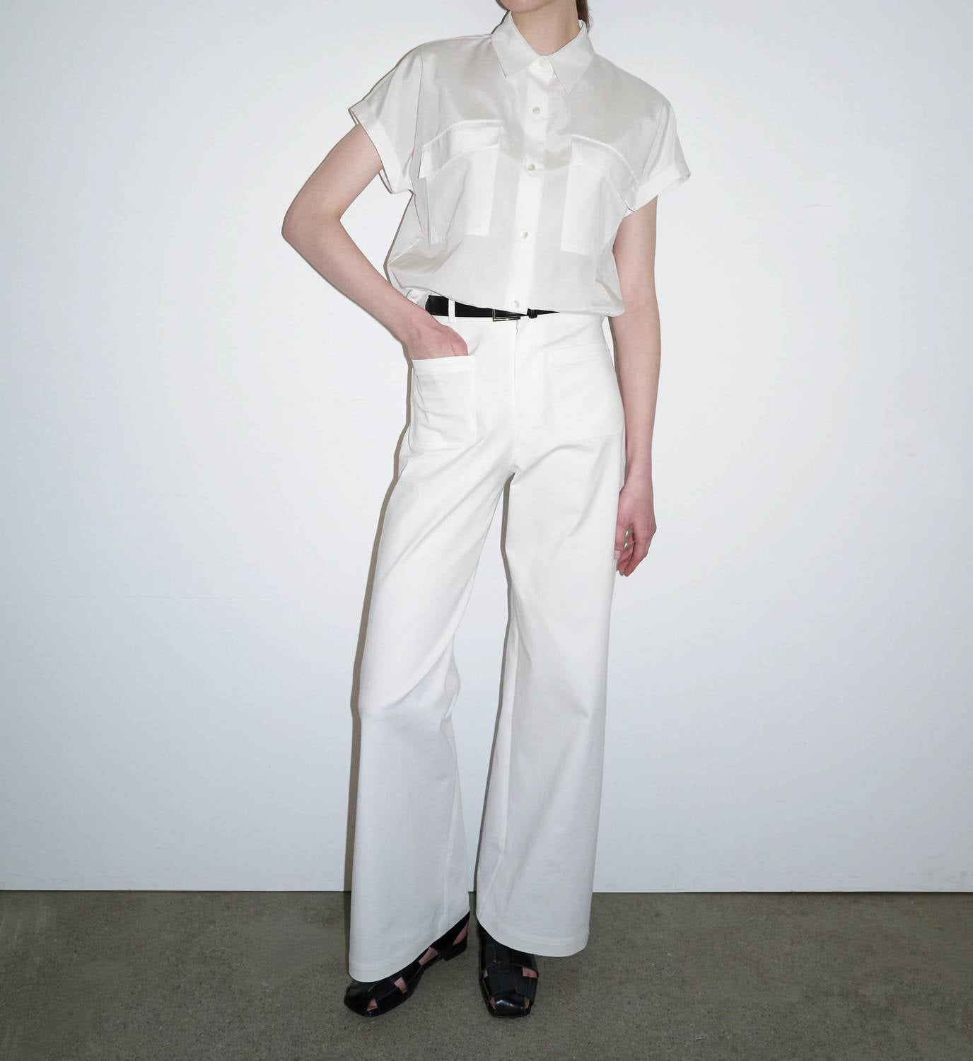 The Loom - Women's Sleeveless Pocket Shirt